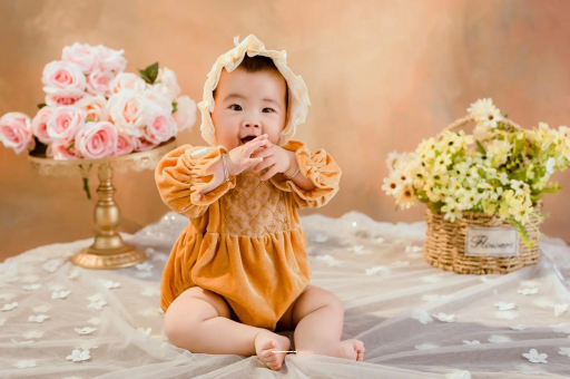 昌都宝宝前额突出正常吗